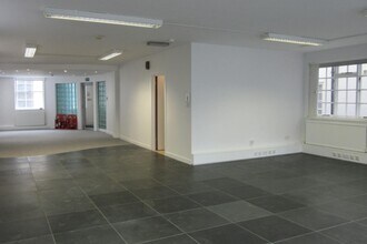 119-120 High St, Windsor to rent Building Photo- Image 1 of 1