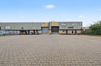 Henley Rd, Coventry to rent Building Photo- Image 2 of 12