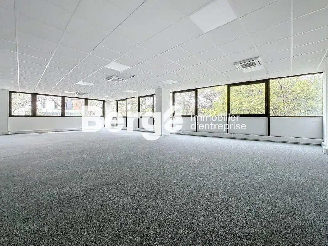 Office in SOPHIA ANTIPOLIS to rent Building Photo- Image 1 of 7