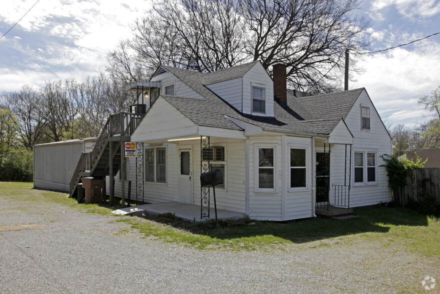 500 E Trinity Ln, Nashville, TN for rent - Primary Photo - Image 2 of 3