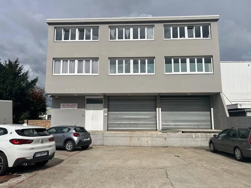 8 Rue Du Moulin À Cailloux, Orly for sale Building Photo- Image 1 of 22