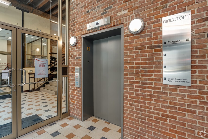 143-145 South St, Boston, MA to rent - Lobby - Image 3 of 26