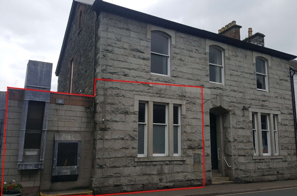 83 Victoria St, Newton Stewart to rent Primary Photo- Image 1 of 2