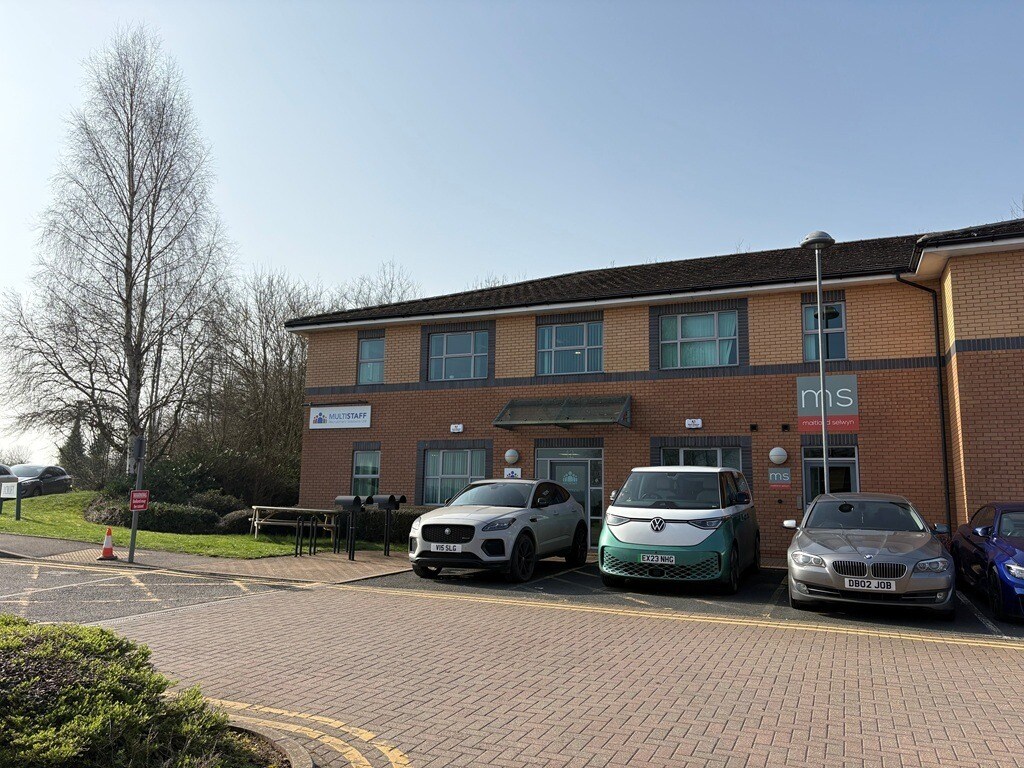 10-12 The Croft, Bromsgrove for sale Primary Photo- Image 1 of 6