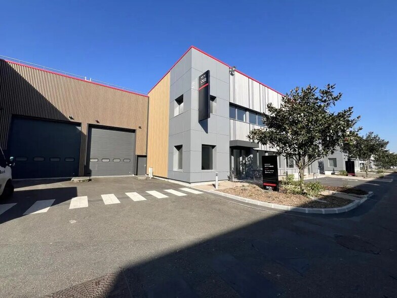 157 Avenue Charles Floquet, Le Blanc-Mesnil to rent - Building Photo - Image 1 of 6