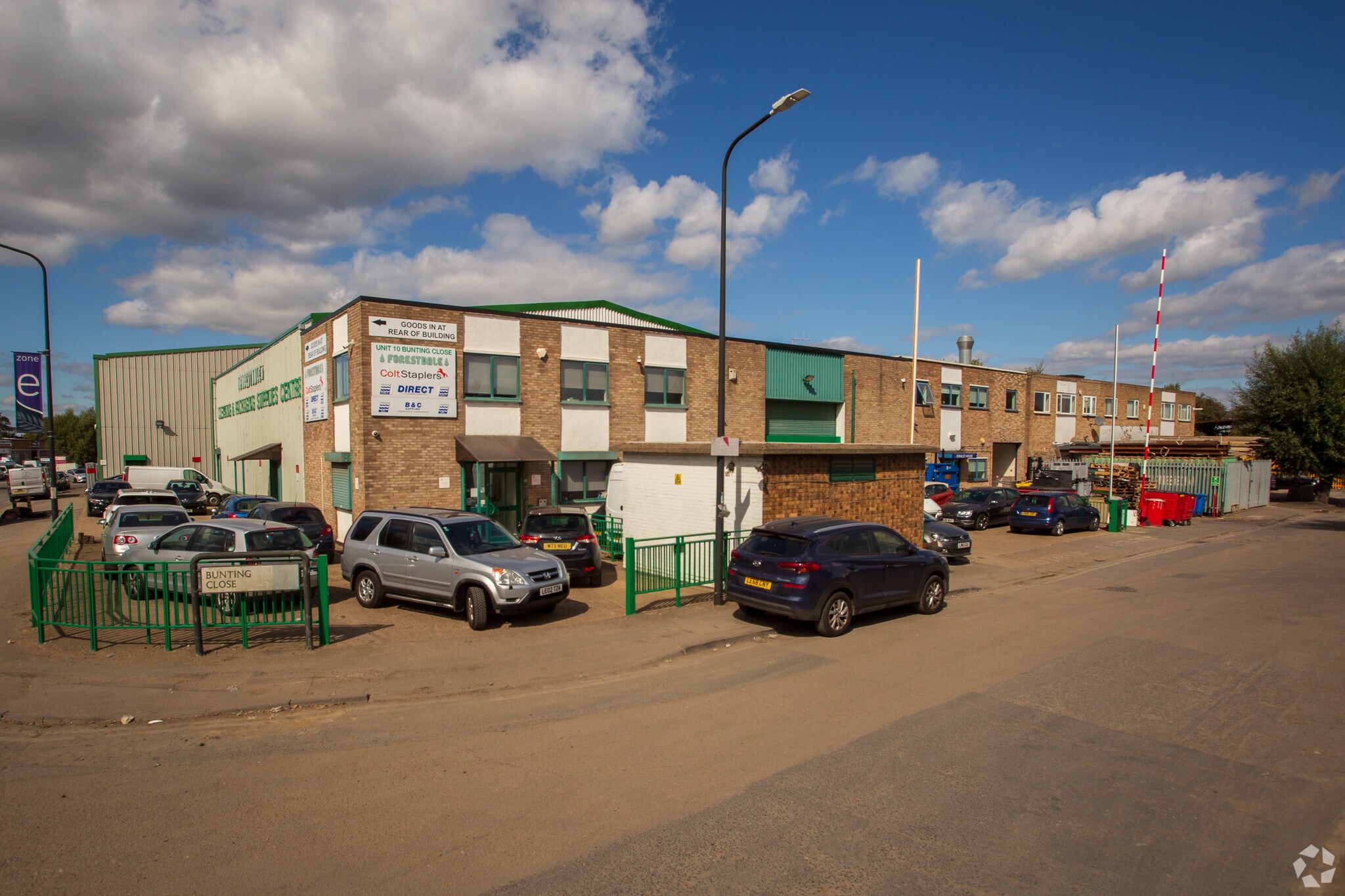 7-10 Bunting Clos, Mitcham for sale Primary Photo- Image 1 of 1