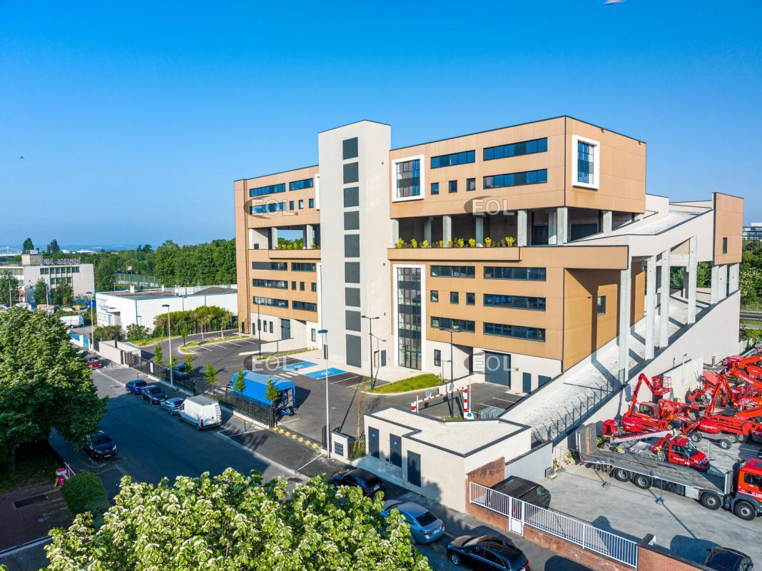 Office in Colombes to rent Building Photo- Image 1 of 10