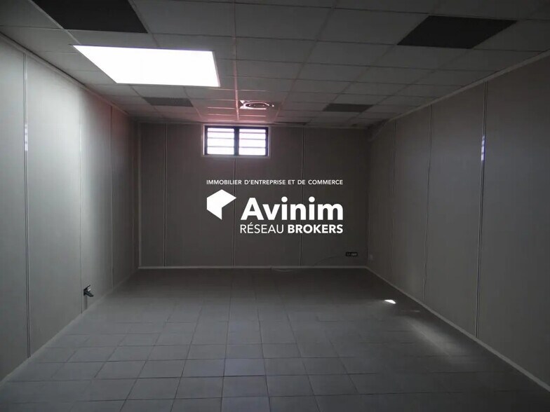 Office in Baillargues to rent - Interior Photo - Image 1 of 10