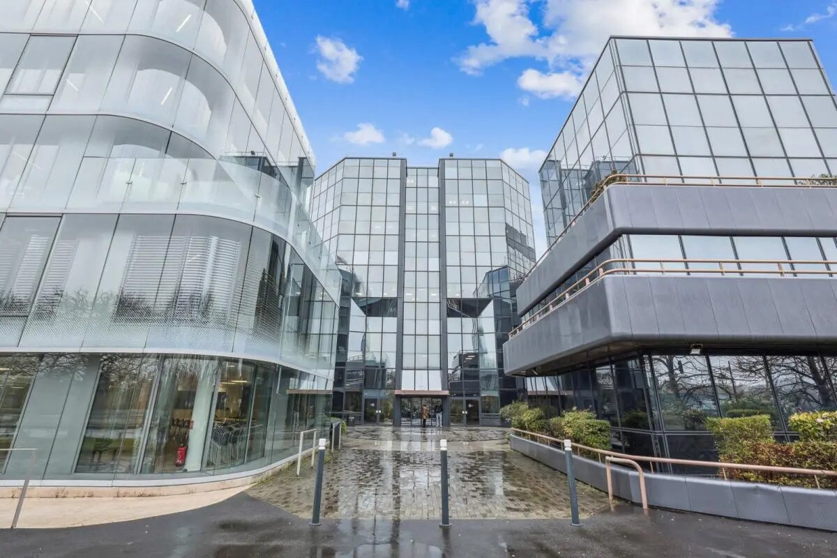 22 Quai Gallieni, Suresnes to rent Primary Photo- Image 1 of 6