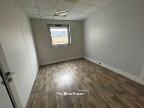 Office in Caluire-et-Cuire to rent Interior Photo- Image 2 of 5