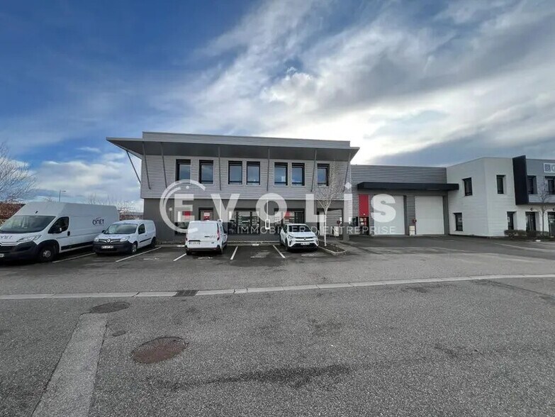 7 Rue De Lombardie, Saint-Priest to rent - Building Photo - Image 3 of 15