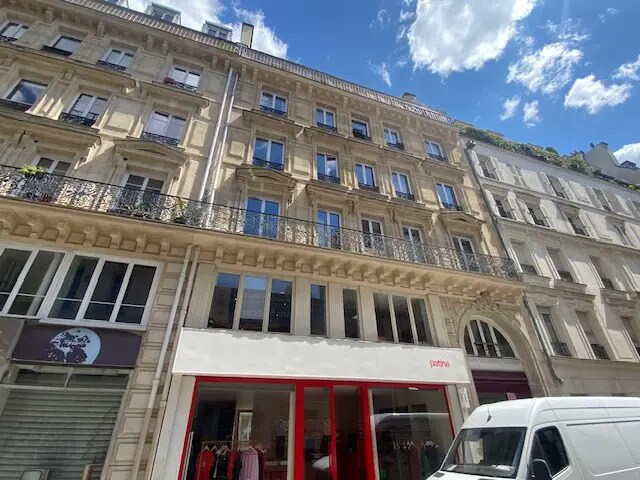 Office in Paris to rent Primary Photo- Image 1 of 4