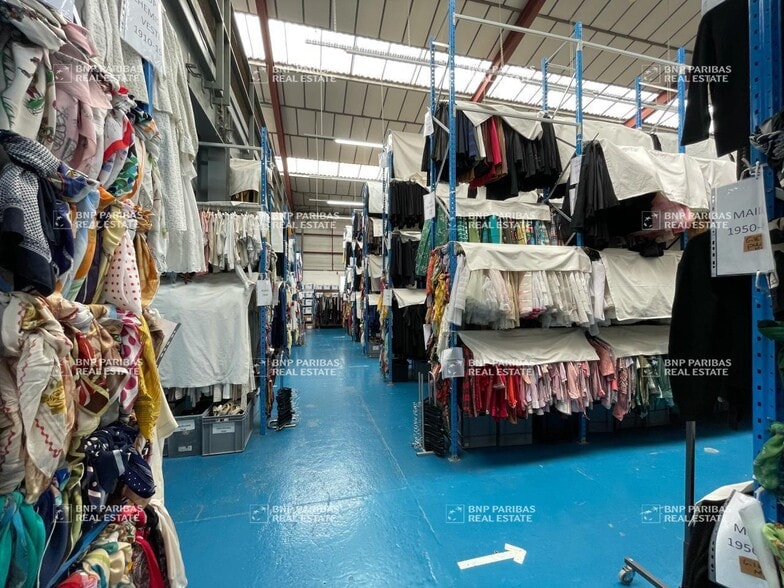 Light Industrial in Pantin for sale - Interior Photo - Image 2 of 6
