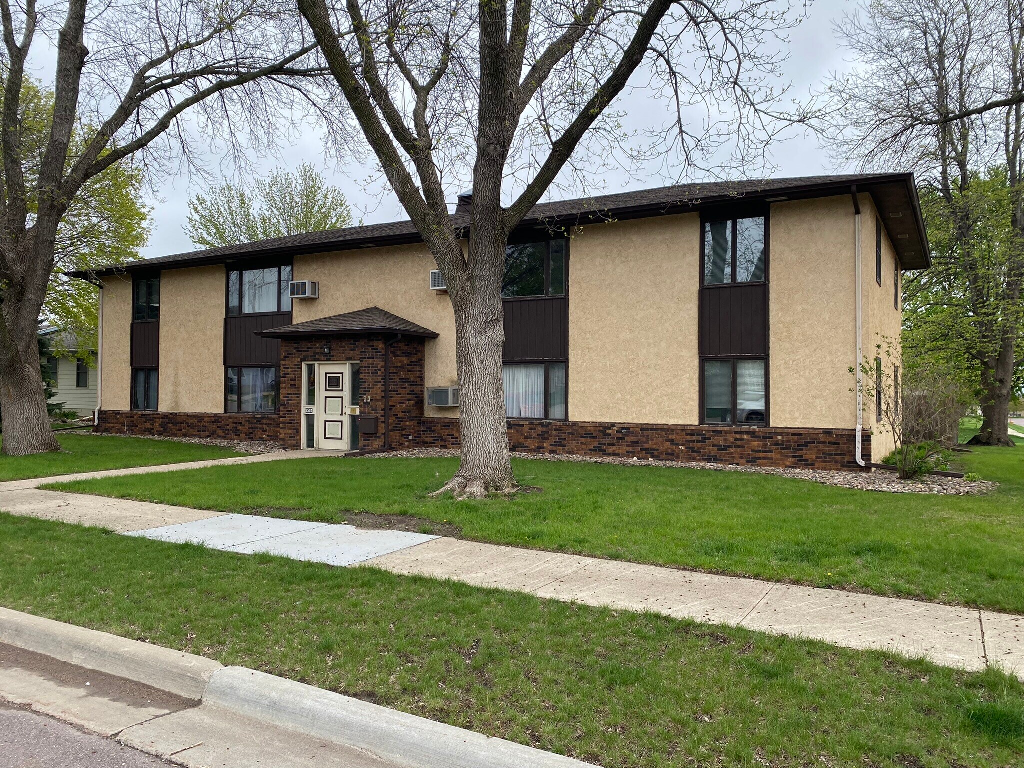 3504 S Cathy Ave, Sioux Falls, SD for sale Primary Photo- Image 1 of 1