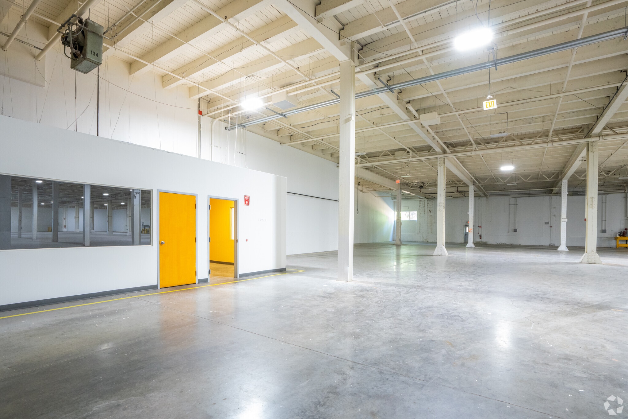 65 Sprague St, Hyde Park, MA to rent Interior Photo- Image 1 of 6