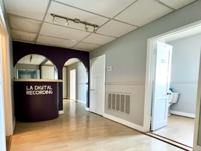 4419-4421 Lankershim Blvd, North Hollywood, CA to rent - Interior Photo - Image 3 of 15