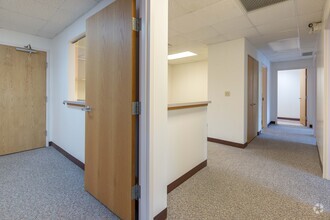 150 W Half Day Rd, Buffalo Grove, IL for rent Interior Photo- Image 2 of 3