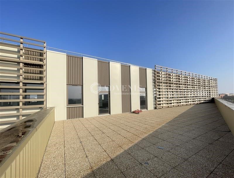 Light Industrial in Tremblay En France for sale Building Photo- Image 1 of 11