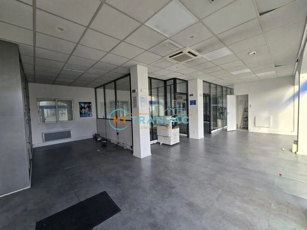 Location Commerce 81 m² - Photo 1