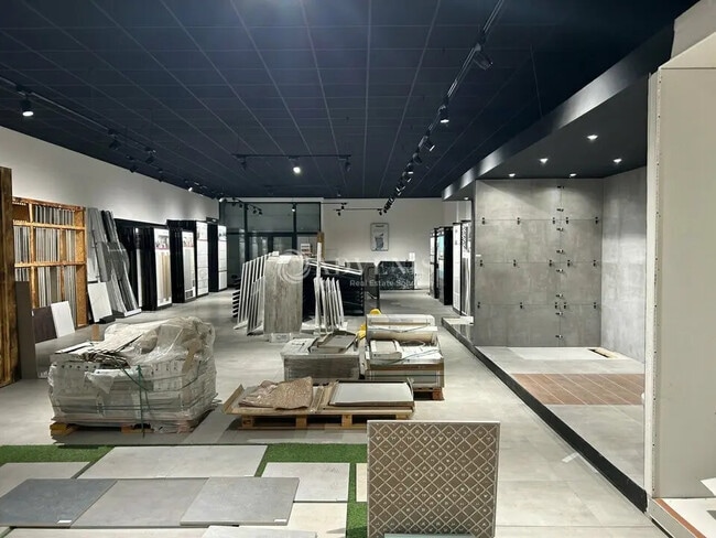 Vente Local d'activités 1 115 m²