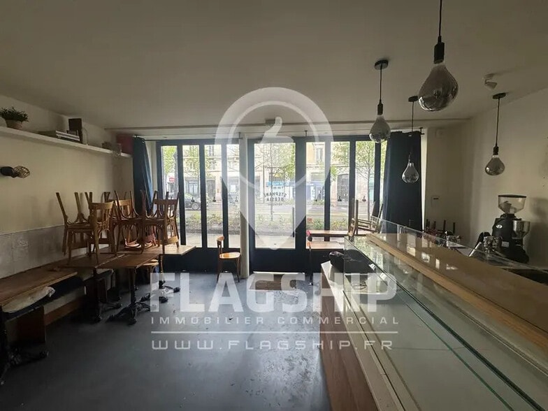 Retail in Paris to rent - Interior Photo - Image 2 of 9