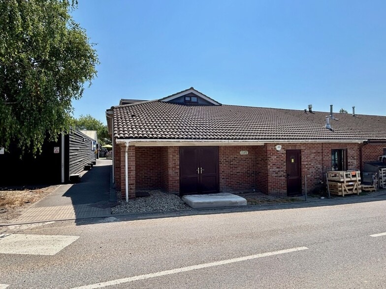 Bath Rd, Thatcham to rent - Building Photo - Image 3 of 4