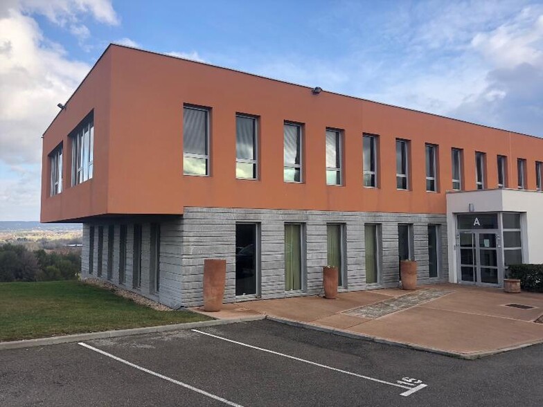 Office in LES MILLES for sale - Building Photo - Image 1 of 1