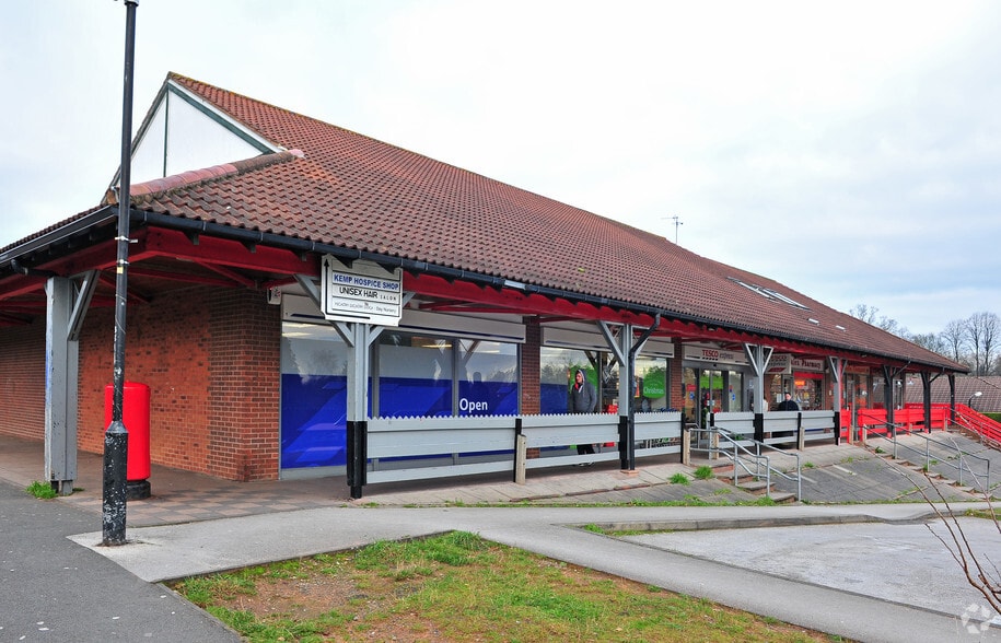 Warbler Pl, Kidderminster to rent - Primary Photo - Image 1 of 3