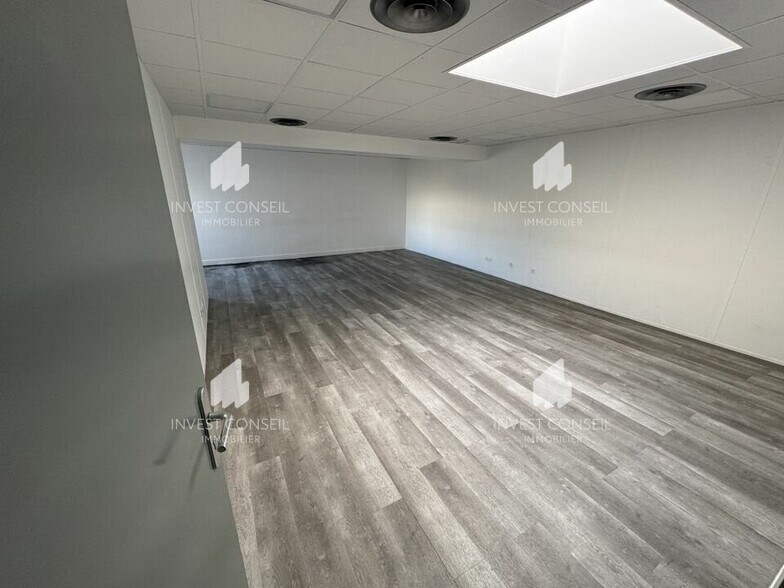 44 Rue Maurice De Broglie, Aulnay-sous-Bois to rent - Building Photo - Image 3 of 12