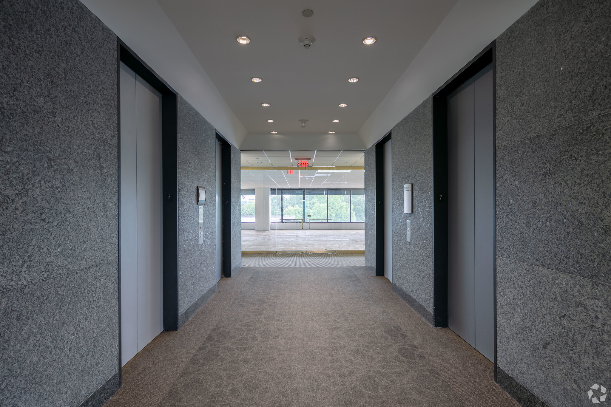 1 Ravinia Dr, Atlanta, GA to rent Interior Photo- Image 1 of 4