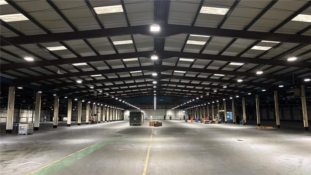 Rochehall Way, Rochford to rent Interior Photo- Image 1 of 8