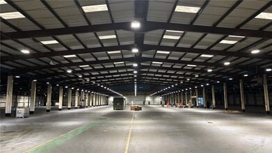 Rochehall Way, Rochford to rent Interior Photo- Image 1 of 8