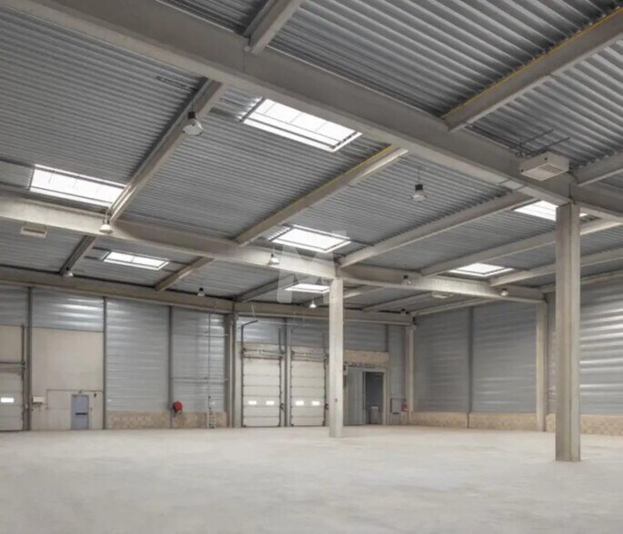 Industrial in Combs-la-Ville to rent - Building Photo - Image 3 of 6