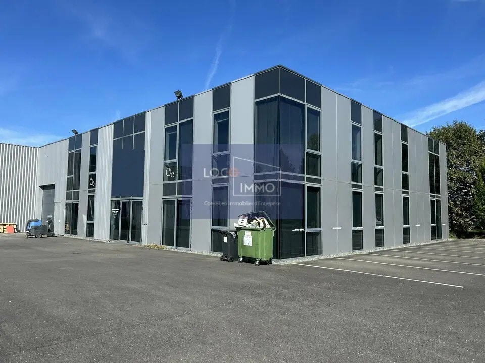Location Local d'activités 800 m² - Photo 1