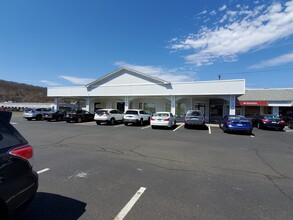 1646-1654 Litchfield Tpke, Woodbridge, CT for rent Building Photo- Image 1 of 7