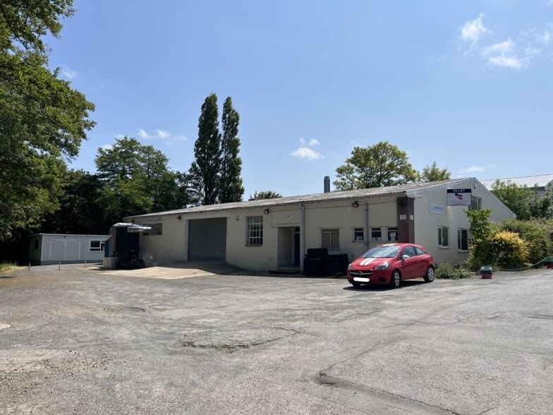 Unit 2-6, Stone Lane Industrial Estate portfolio of 4 properties for sale on LoopNet.co.uk - Building Photo - Image 3 of 15