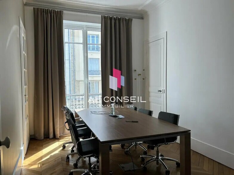 Office in Versailles to rent - Building Photo - Image 2 of 16
