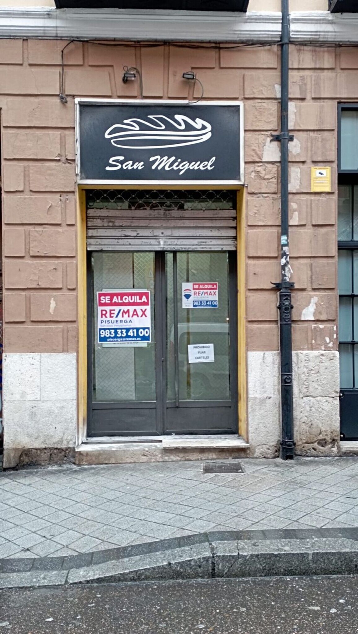 Calle San Antonio de Padua, 1, Valladolid, Valladolid to rent Building Photo- Image 1 of 11