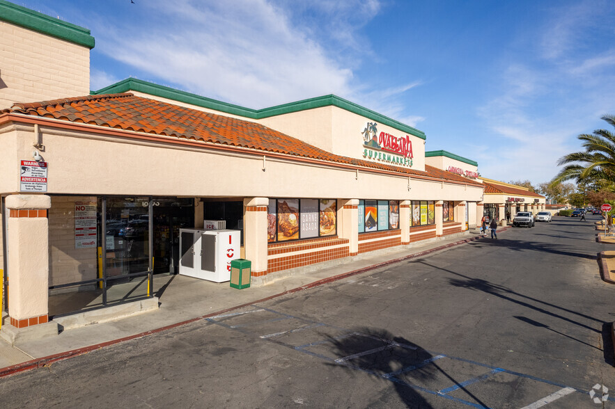 1703-1823 E Palmdale Blvd, Palmdale, CA for rent - Building Photo - Image 1 of 11