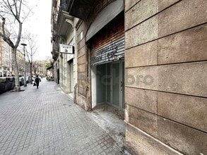 Retail in Barcelona, Barcelona to rent Building Photo- Image 2 of 13