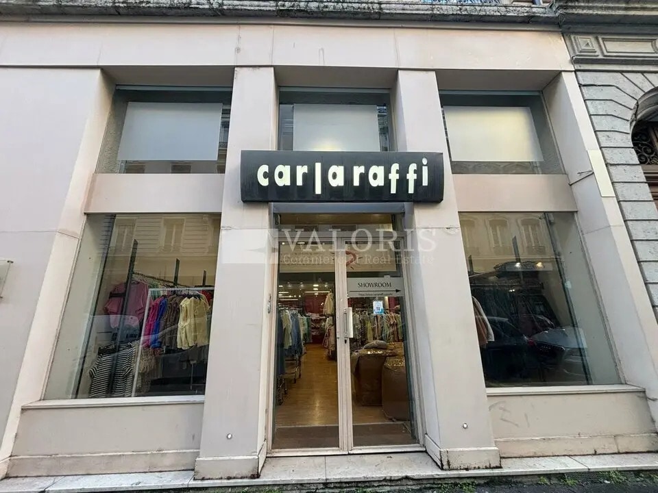 Location Commerce 93 m² - Photo 1