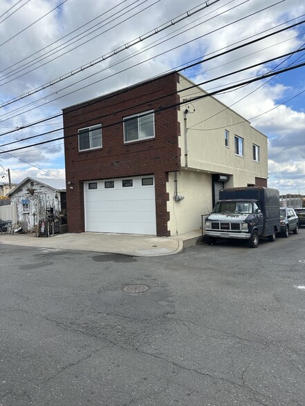 20 Fullerton Ave, Yonkers, NY for rent - Building Photo - Image 2 of 16