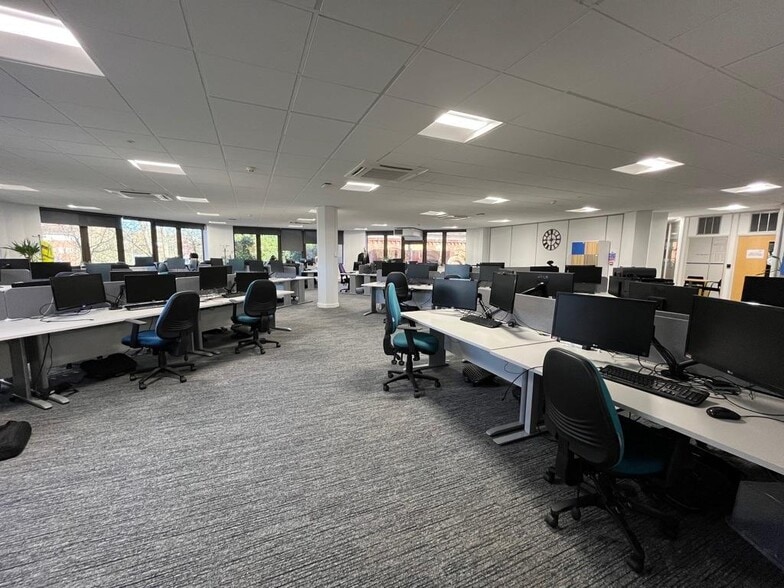 Sheepen Rd, Colchester to rent - Building Photo - Image 3 of 14