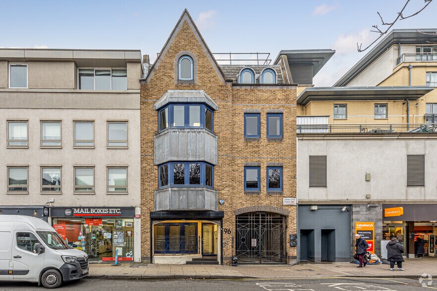96 Wilton Rd, London for sale - Primary Photo - Image 1 of 1