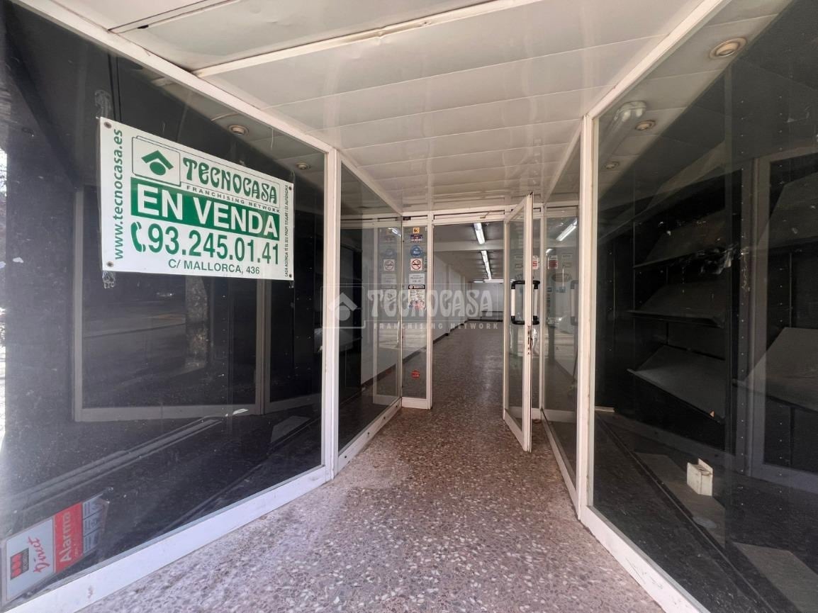 Barcelona, BAR 08025 - Unit 1 - - Interior Photo - Image 1 of 11