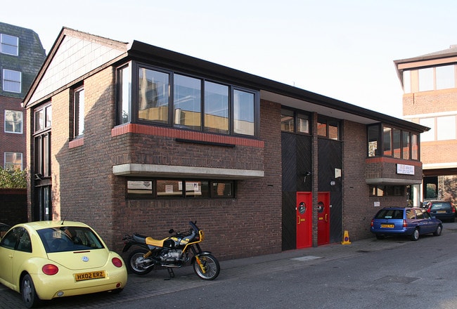 More details for 10 Station Rd, Teddington - Light Industrial for Sale
