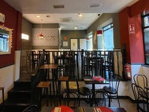 Retail in Madrid, Madrid to rent Interior Photo- Image 2 of 3