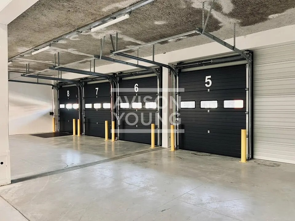 Light Industrial in Aulnay-sous-Bois to rent Building Photo- Image 1 of 15