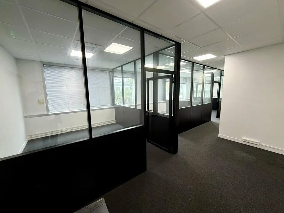Location Bureaux 15 m² à 50 m² - Photo 1