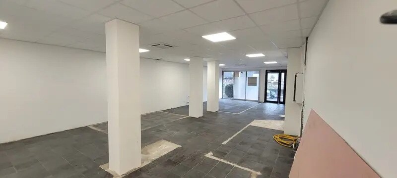 Retail in Montpellier to rent - Building Photo - Image 3 of 9